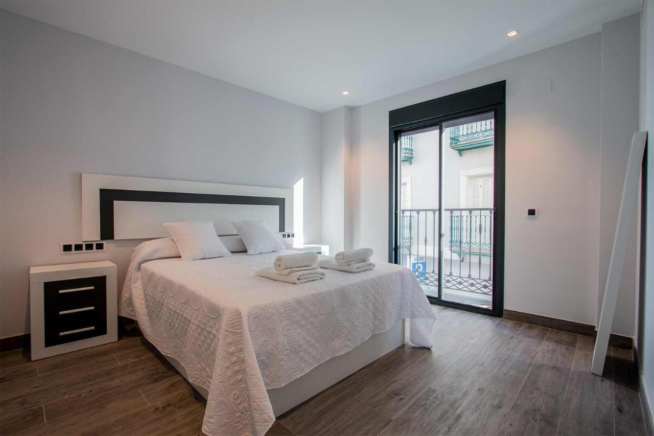 Apartamentos Vacacional En Plaza De Espana Nerja Ngoại thất bức ảnh